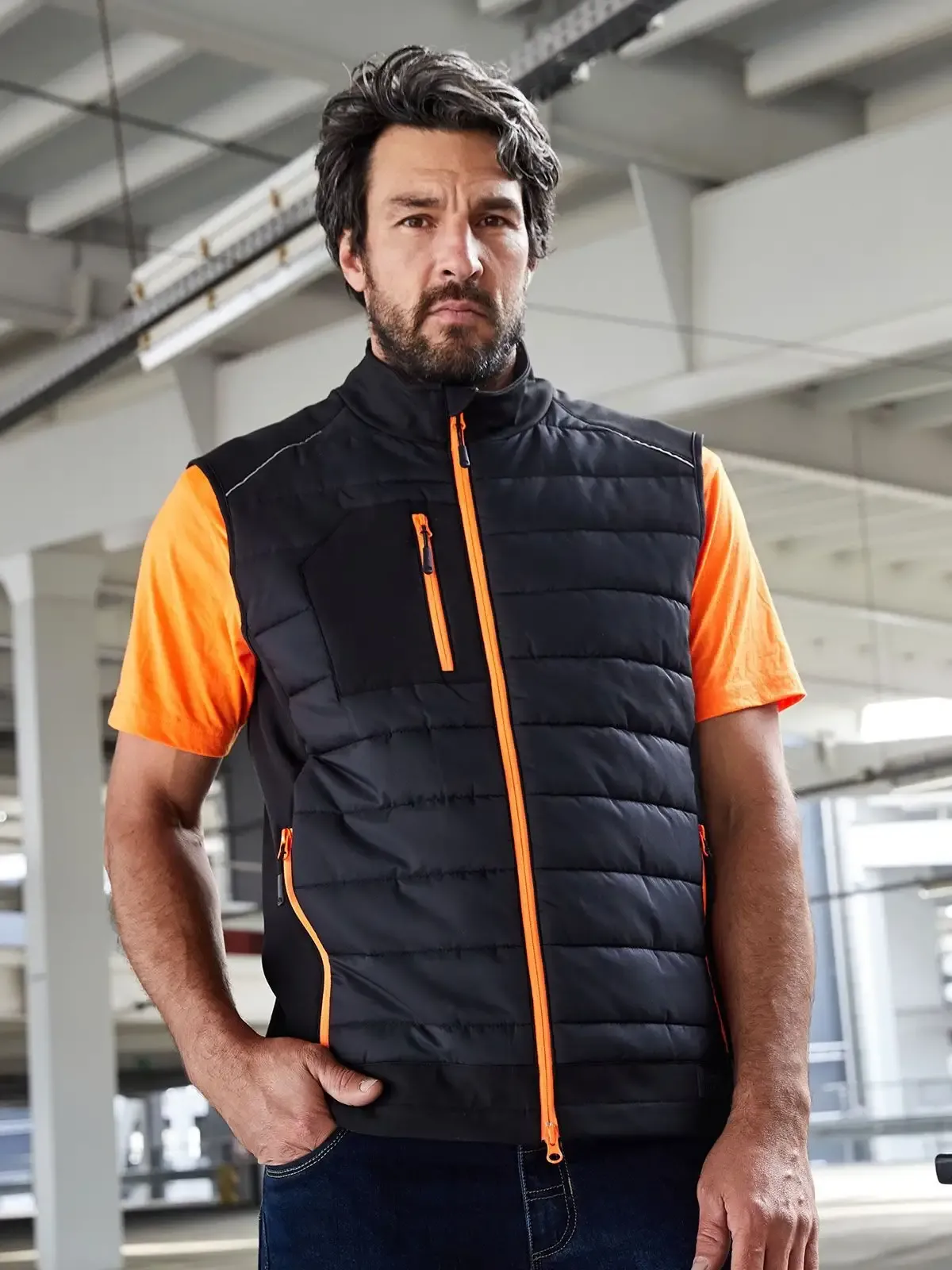 Gilet da uomo in softshell a due strati idrorepellente e antimacchia - James & Nicholson - JN1822