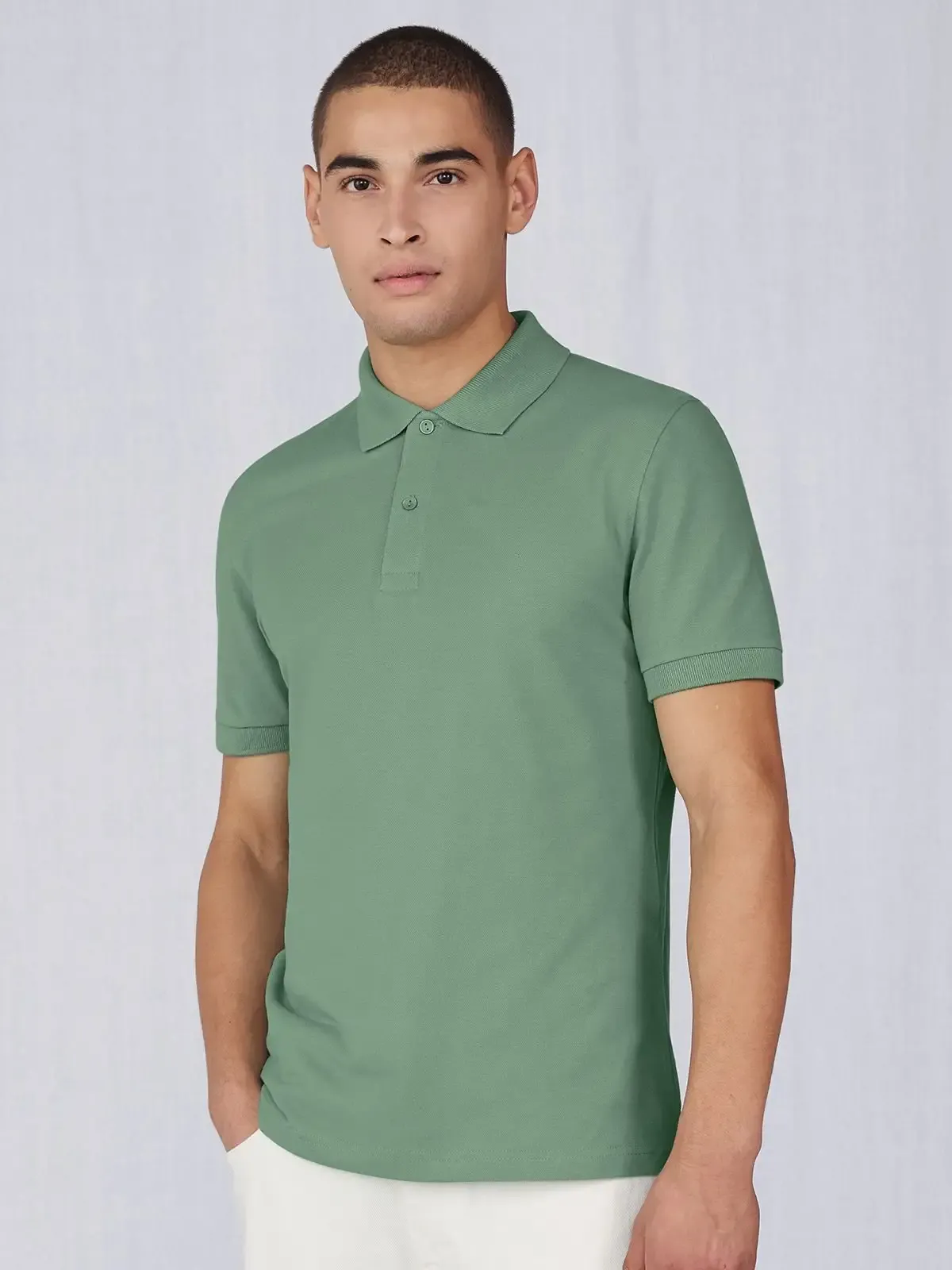 Polo moderna e facile da indossare con 2 bottoni tono su tono - B&C - BCPU426