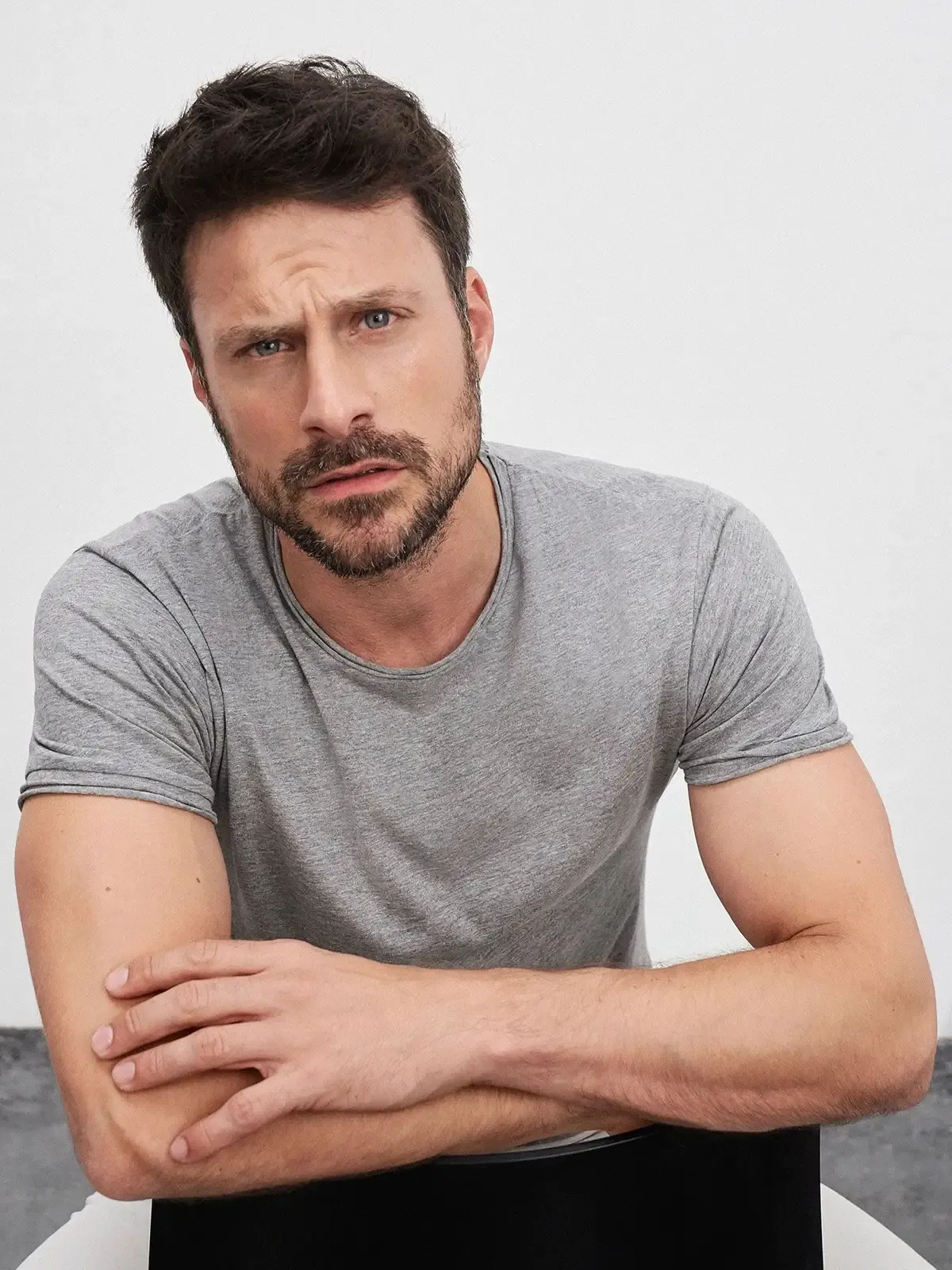 T-shirt da uomo a girocollo e manica corta con orlo arrotolato - James & Nicholson - JN8002