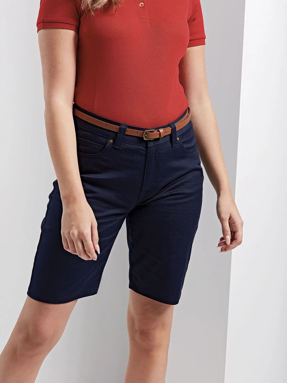 Pantaloncini da donna con chiusura con zip coperta e un bottone - Premier - PR572