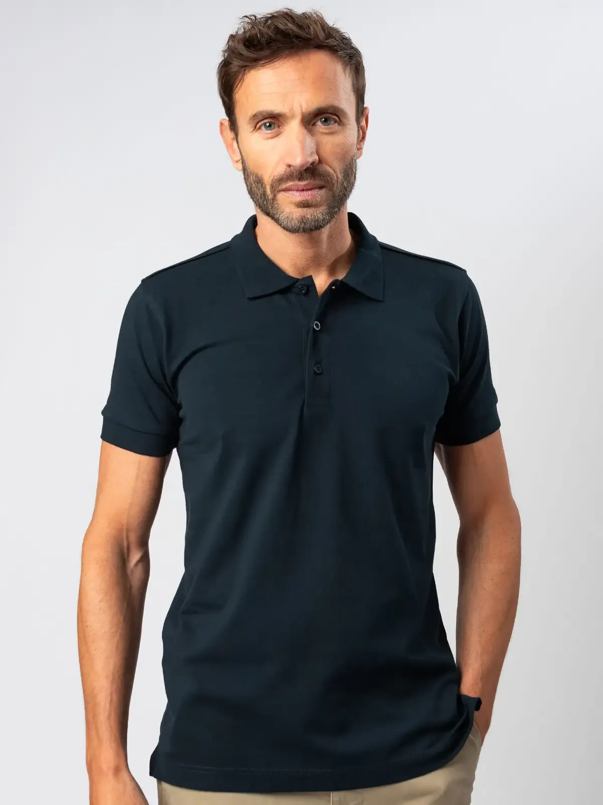 Polo slim-fit in morbido tessuto ecosostenibile con cuciture e spacchetti laterali - Black Spider - BS202