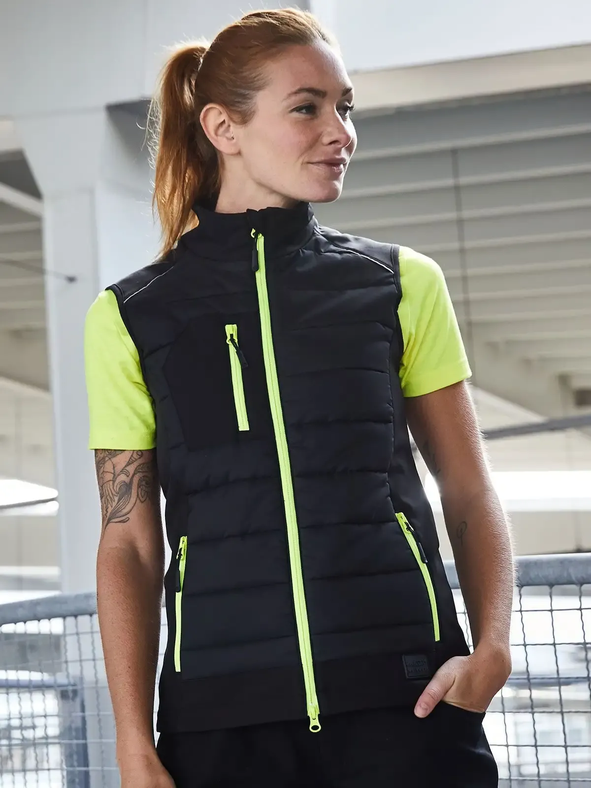 Gilet da donna in softshell a due strati idrorepellente e antimacchia - James & Nicholson - JN1821