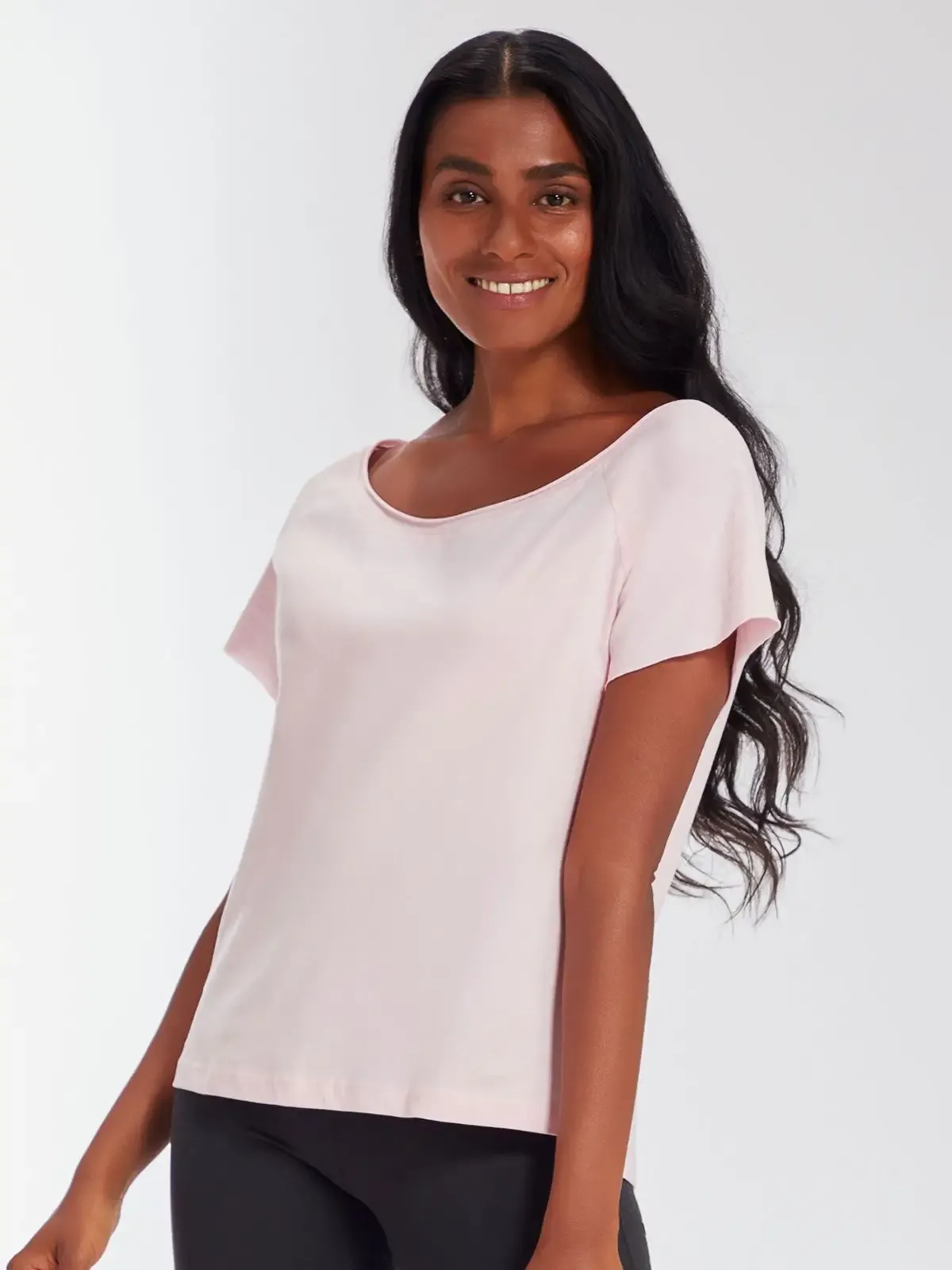 T-shirt da donna amanica corta e giromaniche con orlo arrotolato - Mantis - MAM129