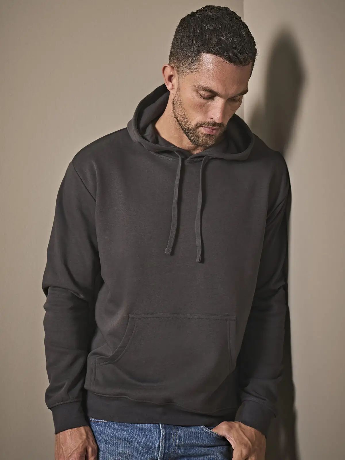 Felpa Power con cappuccio e tasca marsupio e costine con elastan - Tee Jays - TJ5102
