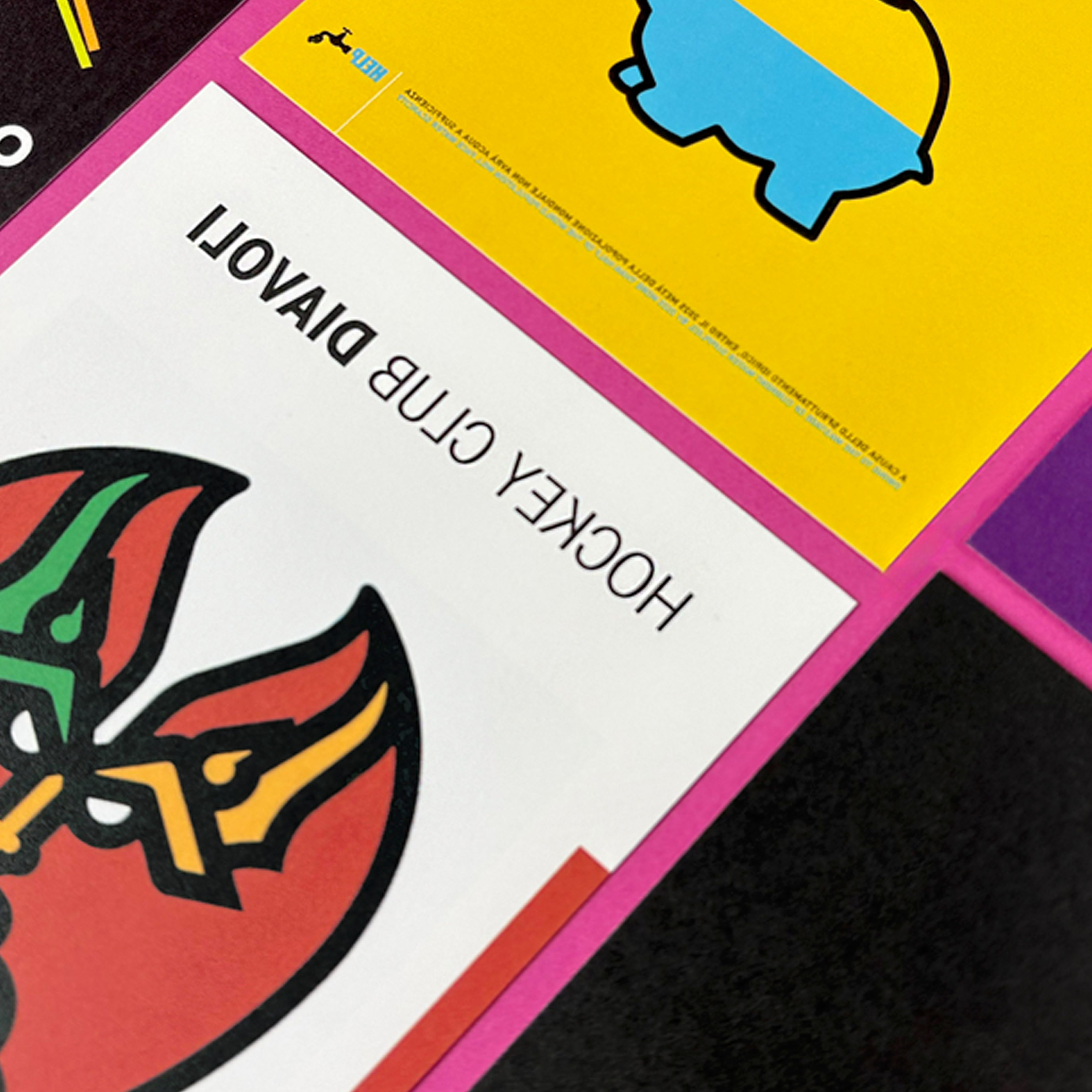 Cartoline colorate con carte speciali