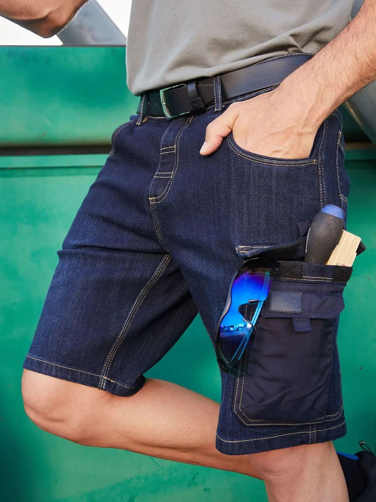 Workwear Stretch Bermuda-Jeans - James & Nicholson