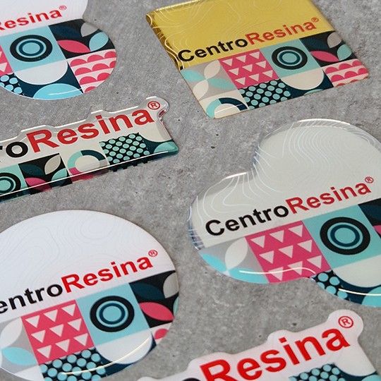 Pegatinas y etiquetas de resina