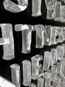Lettere 3D in Vetro Colato a Cera Persa Lettere 3D in Vetro Colato a Cera Persa