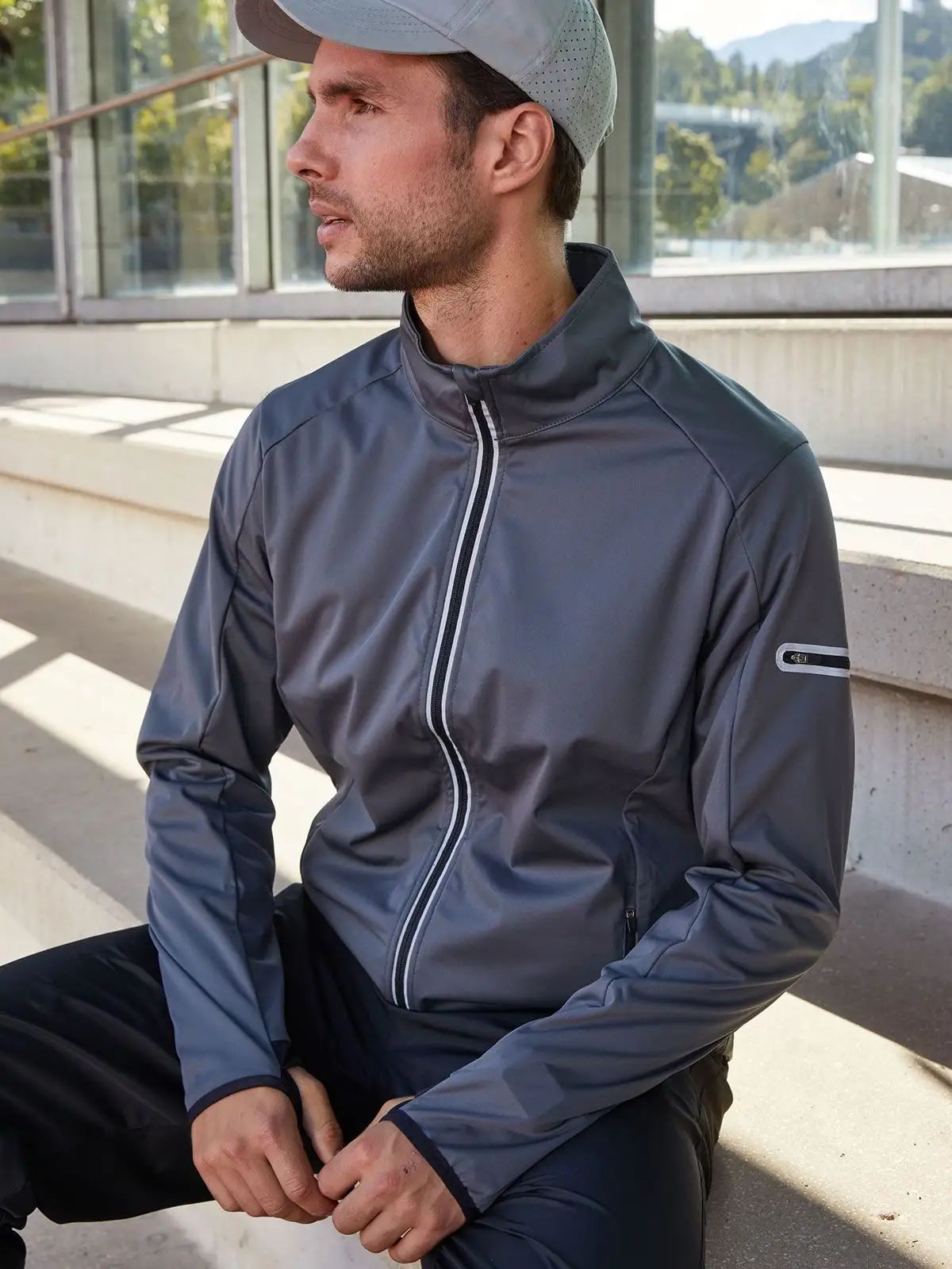 Men's Sports Softshell Jacket - James & Nicholson