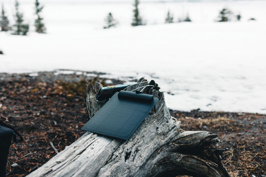 Borsa frigo deluxe Pedro AWARE™ RPET con pannello solare 5W