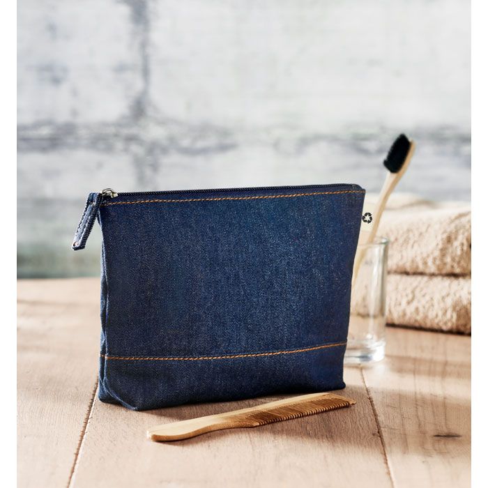 STYLE POUCH. Trousse in denim riciclato